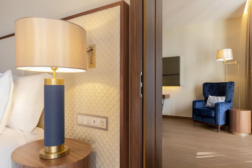 Curio Collection By Hilton Boeira Garden Hotel Porto Portug Вила-Нова-ди-Гая Экстерьер фото