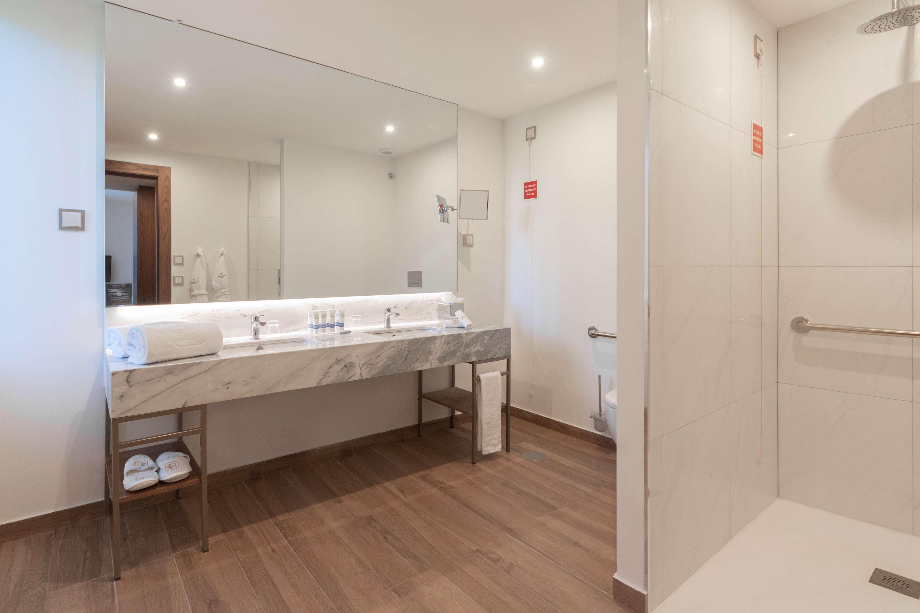 Curio Collection By Hilton Boeira Garden Hotel Porto Portug Вила-Нова-ди-Гая Экстерьер фото